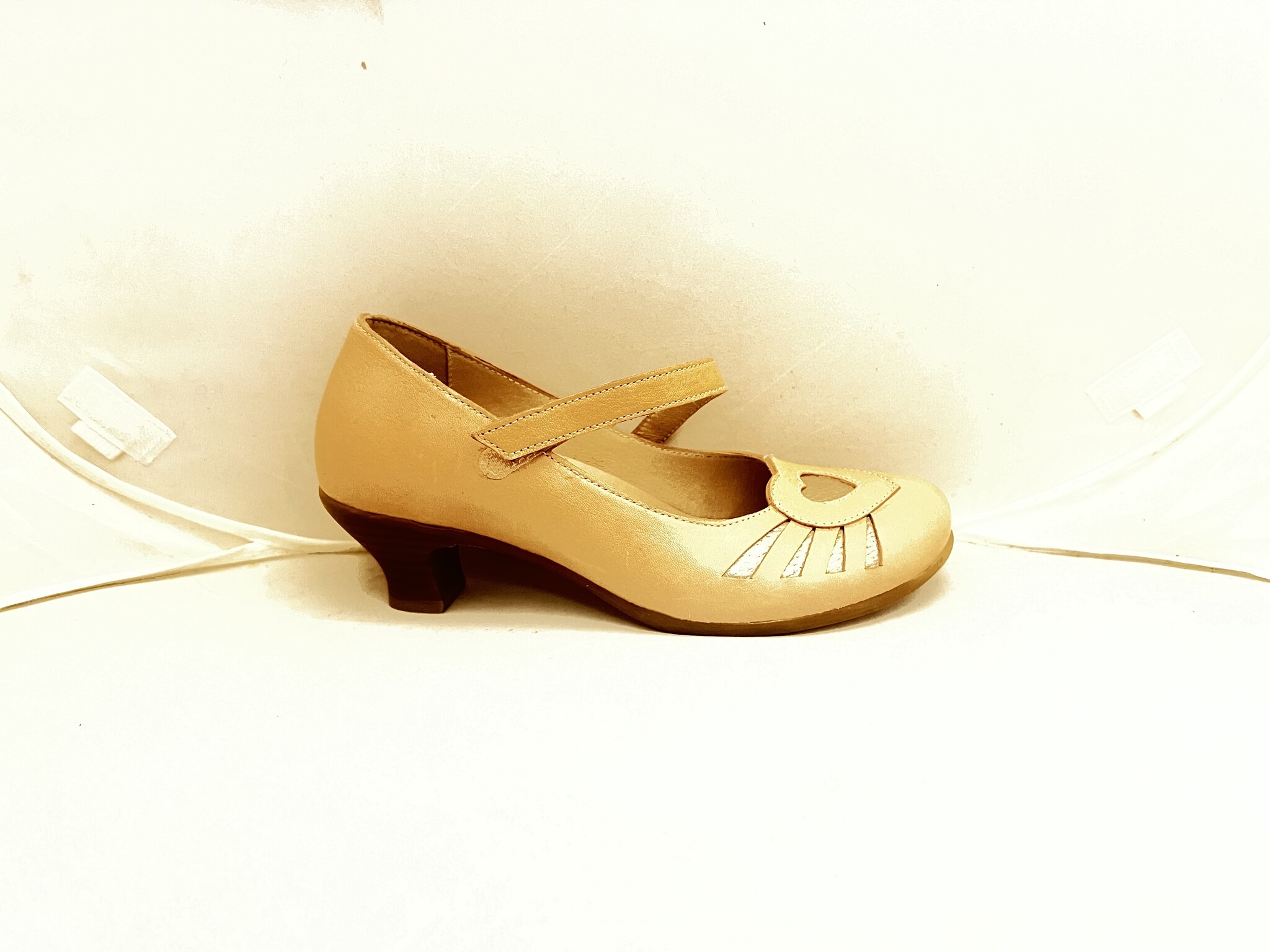 6380 Tuscany (Last Pair: Size 37)