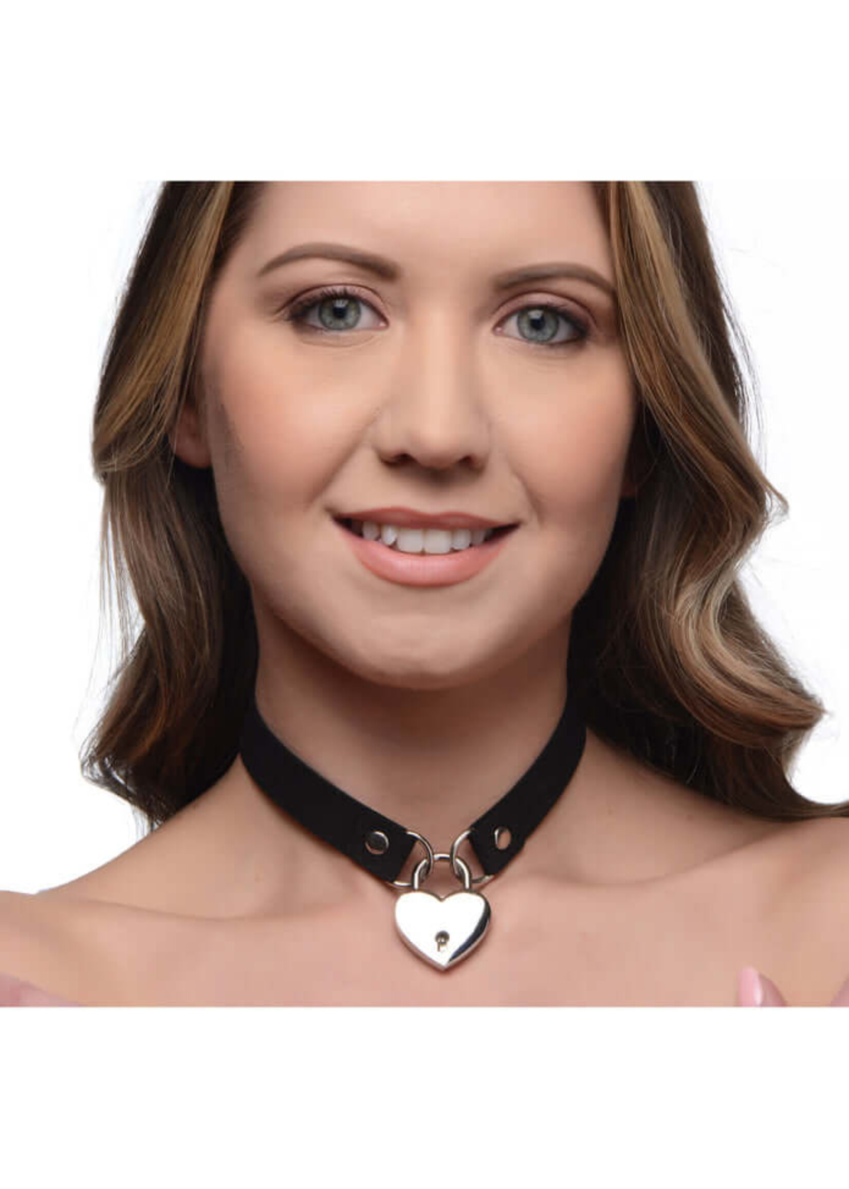 Lock-It Heart Choker