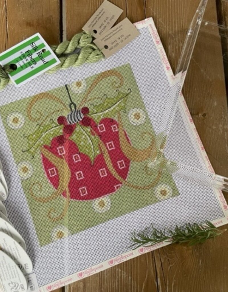 ditto #123 Ornament with Ribbons (13M)