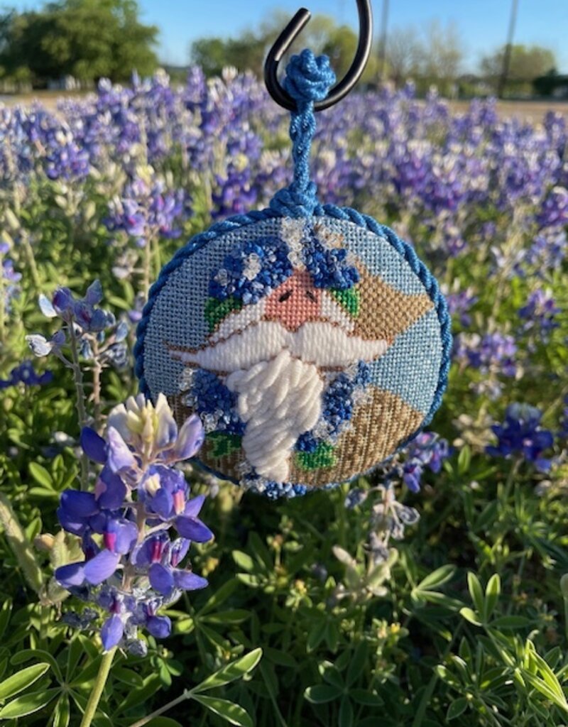 CB-319 Blue Bonnet Santa Ornament (18M)    3-1/2" Round
