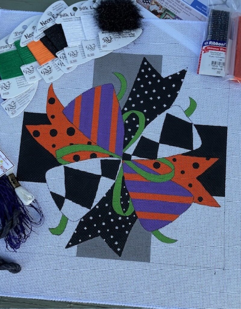Alice Peterson - 4650 Halloween Bow (13M)   12x12"