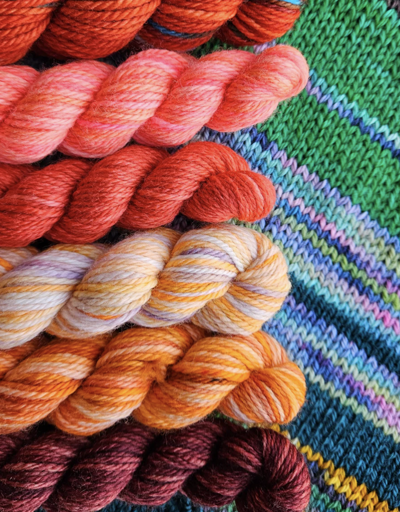 Koigu - Jasmine Watercolor Cowl Kit, Mumsy