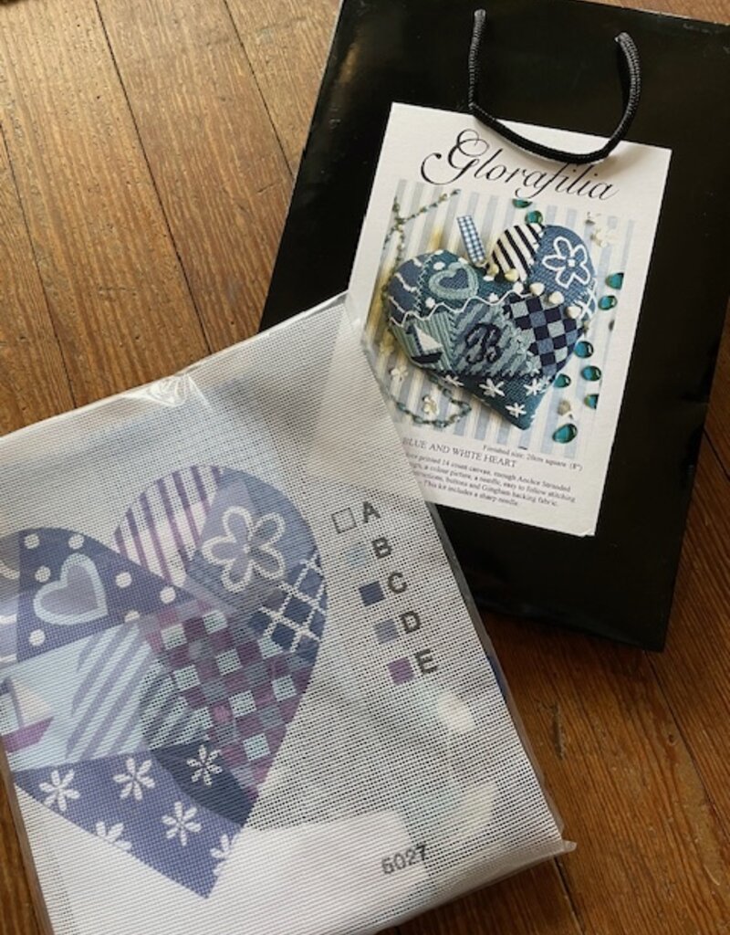 Glorafilia - GL5027 Blue & White Heart Kit   (14M))      8" square