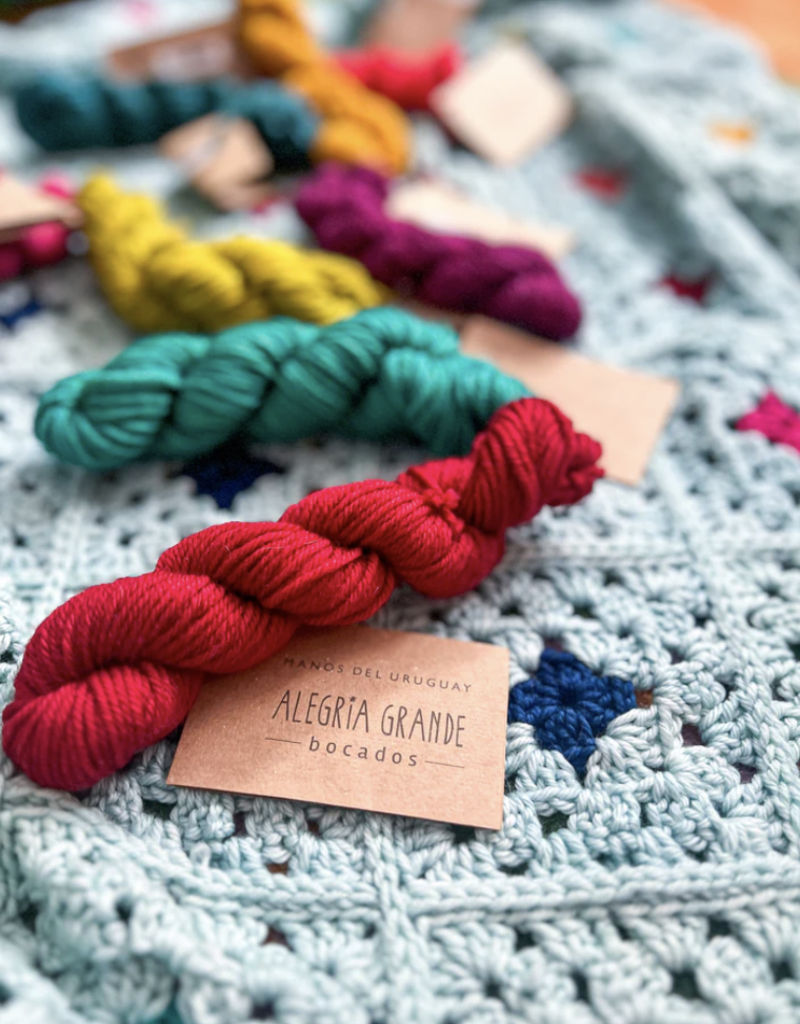 Manos Alegria Grande Crayon Box Blanket, Oxygen