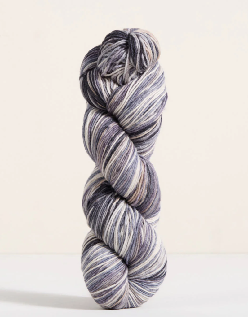 Urth Uneek Fingering 3033 (Black/White/Grey)