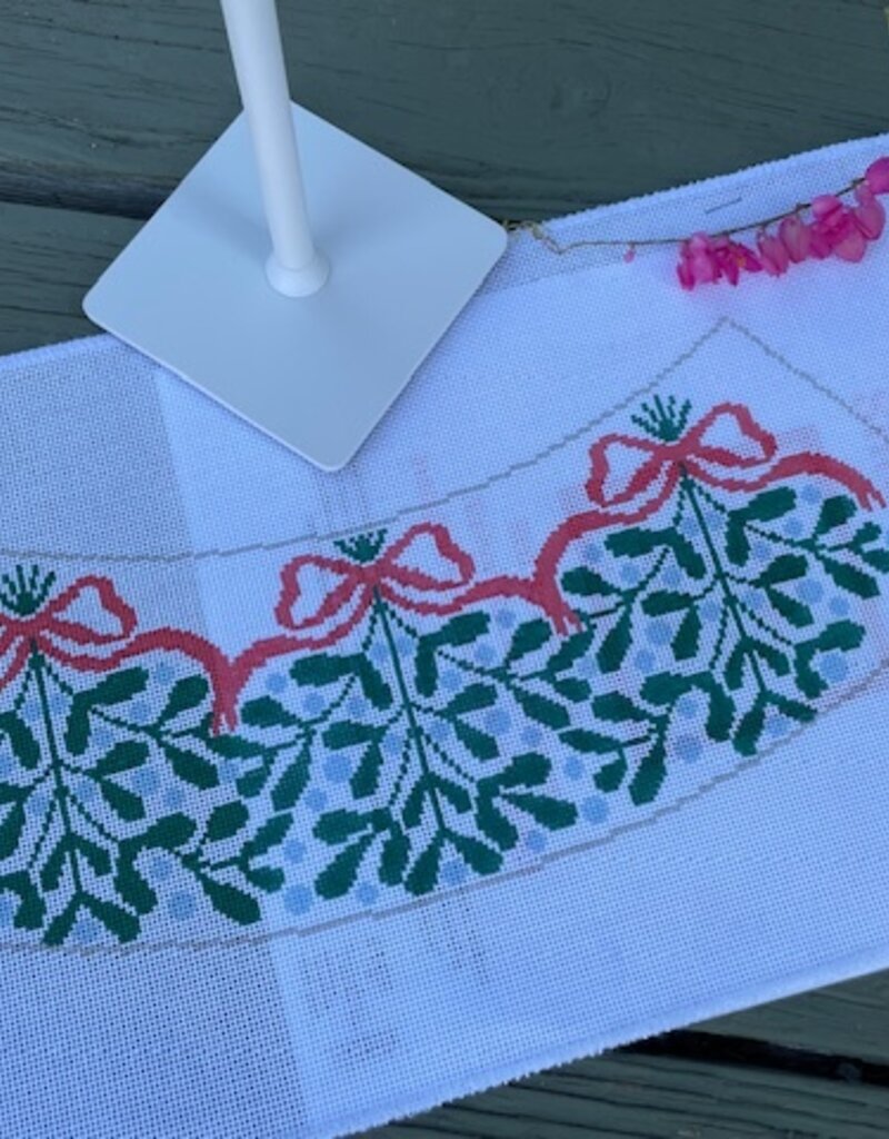 Penny & Penny - RS2 Red Bow Mistletoe Lampshade (18M)