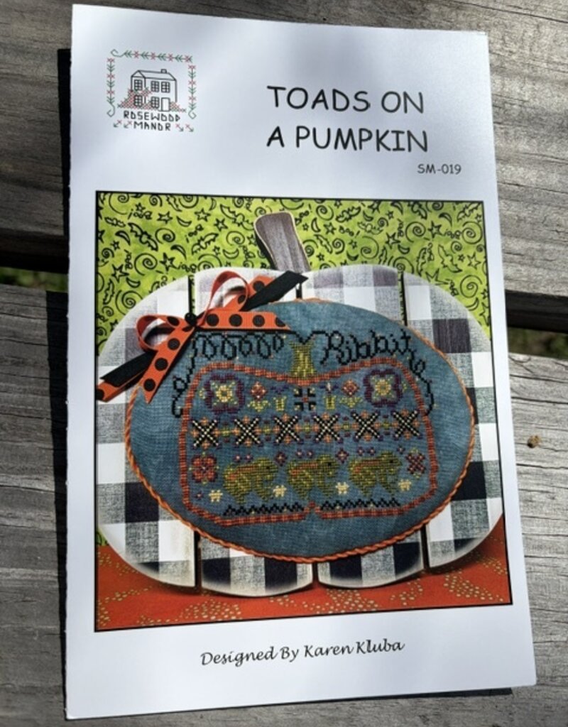 SM-019 Toads on a Pumpkin (Rosewood)