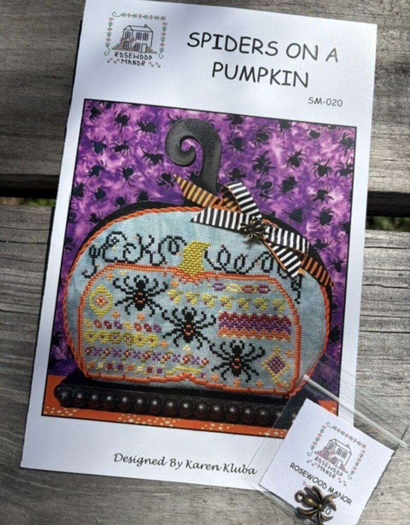SM-020 Spiders on a Pumpkin  with Charm (Rosewood)