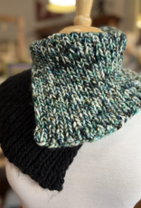 Churchmouse & Malabrigo Cowl, Sea Horse & Black