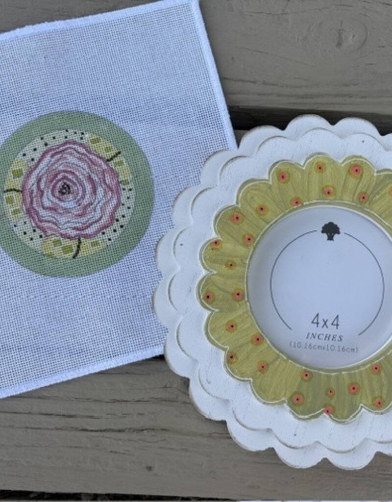 ditto #204 Ranunculus Button (18M) 4" Round