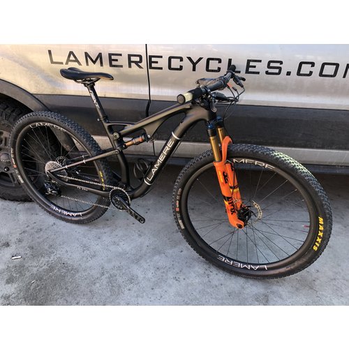 Med XC Race Bike Fox Suspension Carbon Wheels Med XC Race Bike Fox Suspension Carbon Wheels