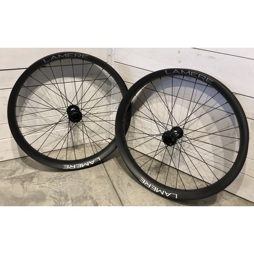 LaMere Cycles Fat Carbon Wheelset 27.5" x 75W, 150 / 197 / XD LaMere Cycles Fat Carbon Wheelset 27.5" x 75W, 150 / 197 / XD