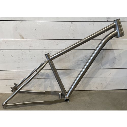 LaMere Cycles Titanium HardTail Fat Bike 197 Frame LaMere Cycles Titanium HardTail Fat Bike 197 Frame
