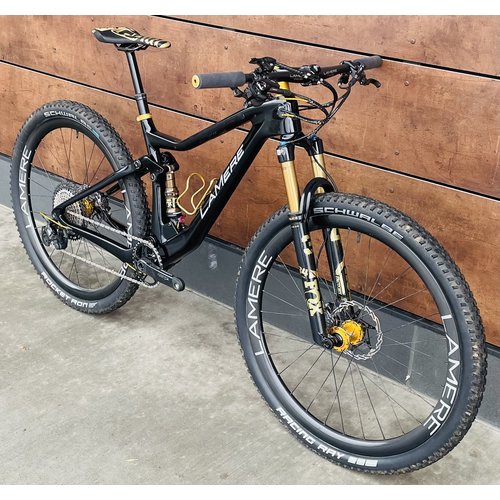 LaMere Cycles Blackbird, 17.5", w/ Gold Bling LaMere Cycles Blackbird, 17.5", w/ Gold Bling