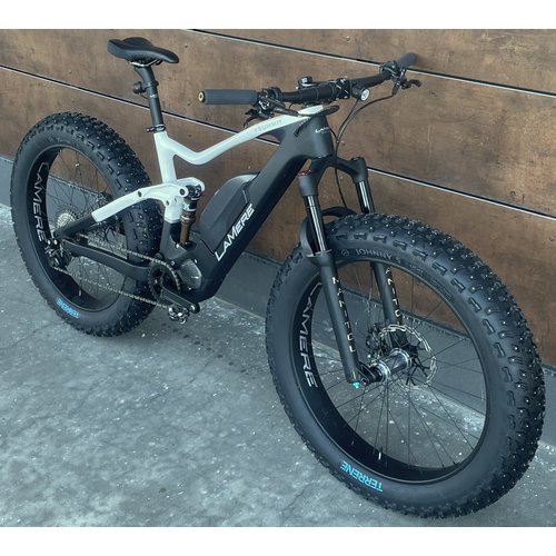 LaMere Cycles LaMere eSummit Blk/Wht Ext. Battery, 18"/med.