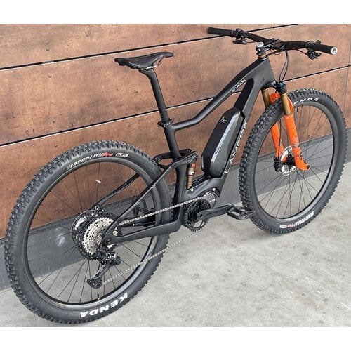 LaMere Cycles eVade Demo, Shimano EP8 Motor, 18" Med