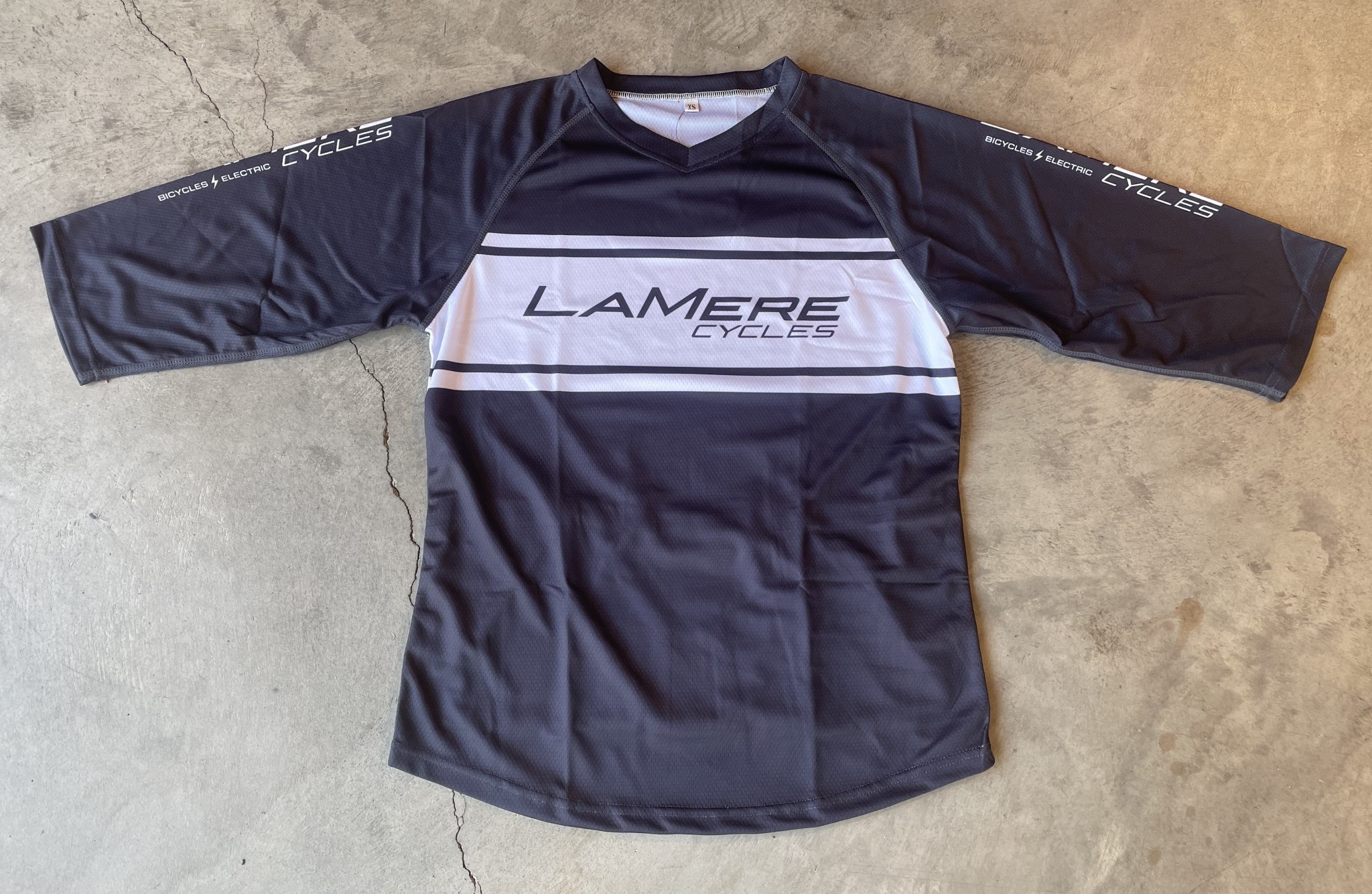 enduro-jersey-with-pockets.jpg