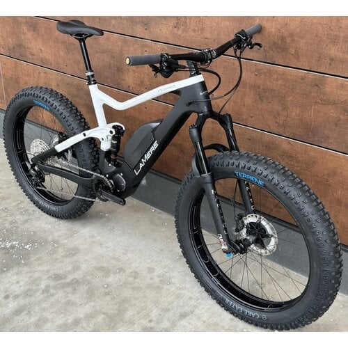 LaMere Cycles 2024 eSummit Comp, Black/White, Size Lg 20"