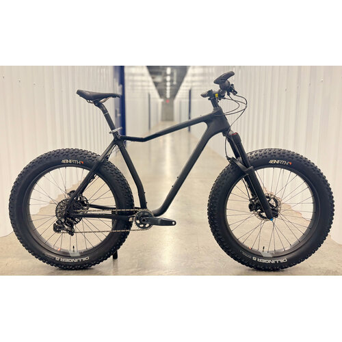 Used Mukluk, Size XL