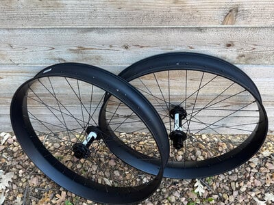 Nextie 26", 85W, Carbon, Fat Wheelset, DT Swiss 350
