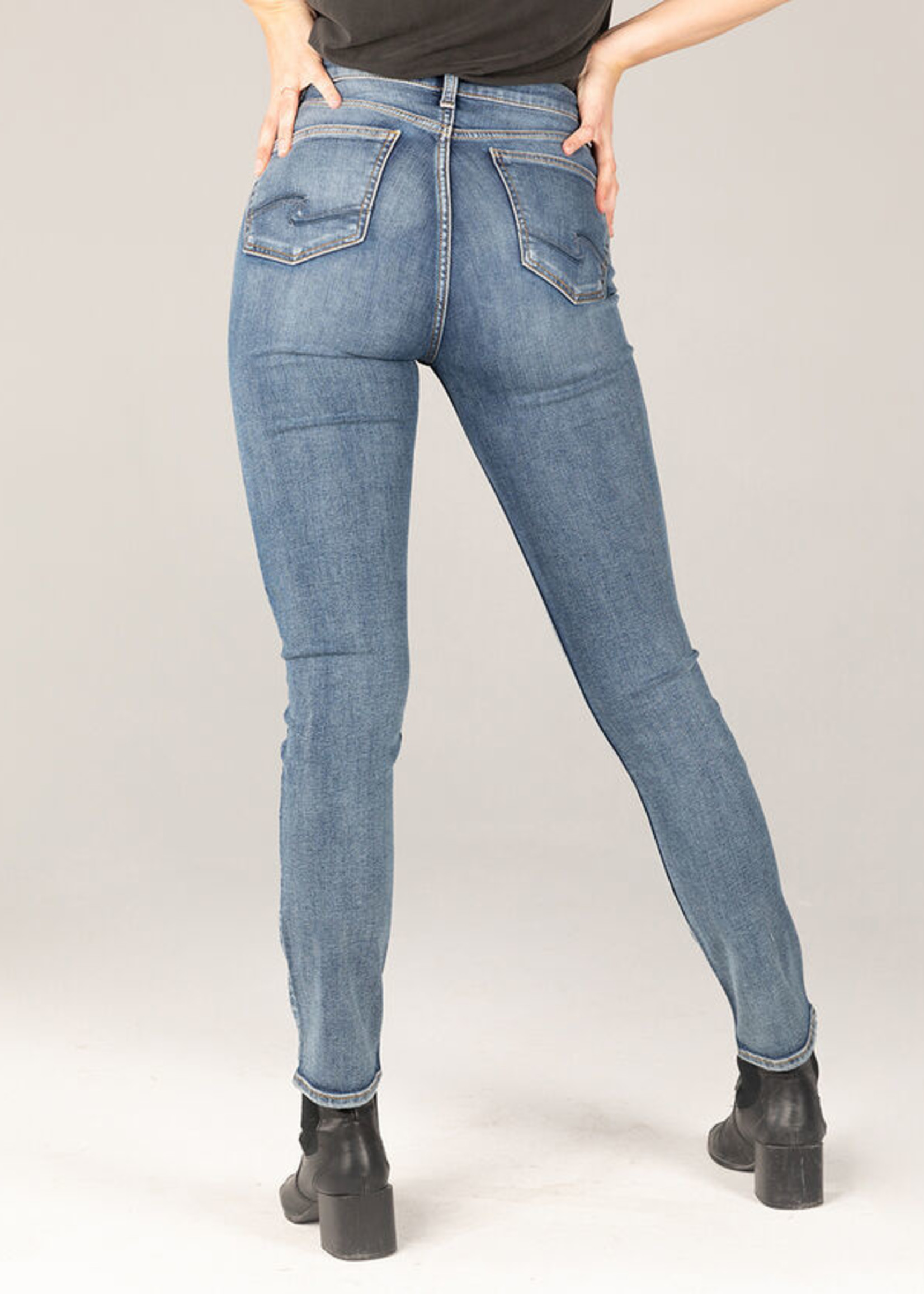 Silver Jeans AVERY STRAIGHT L94443EPX226