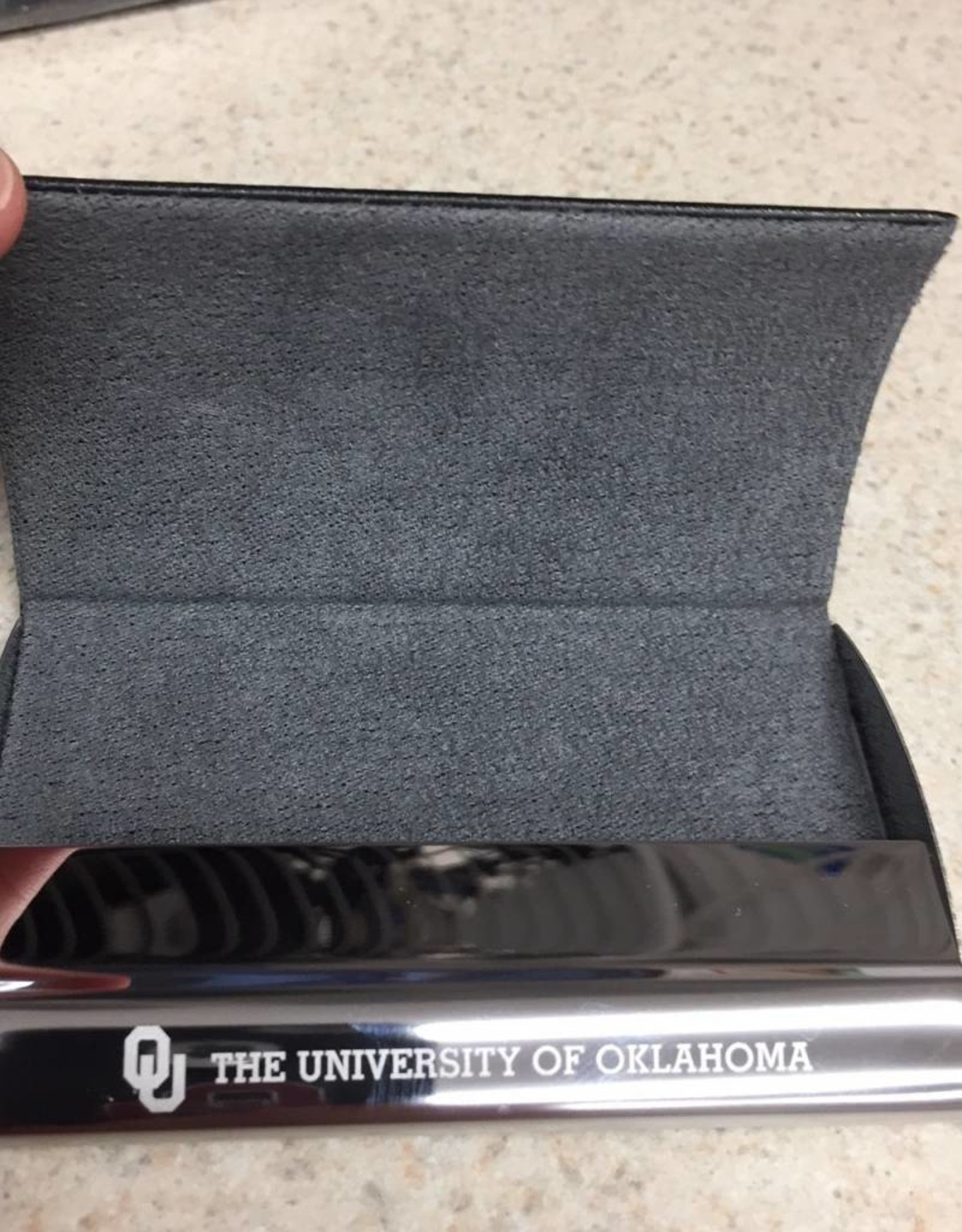 LXG OU The Univ. Of Okla. Black Faux Leather/Chrome Business Card Holder