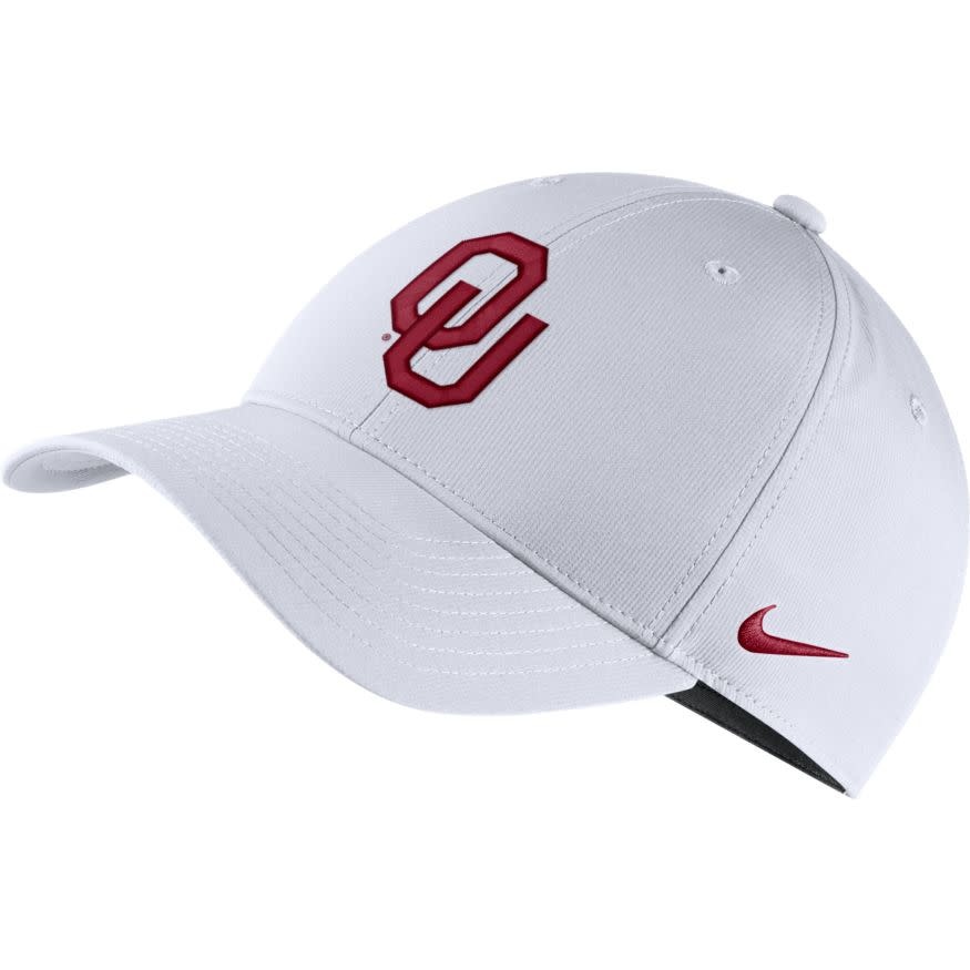 Nike white hat hotsell