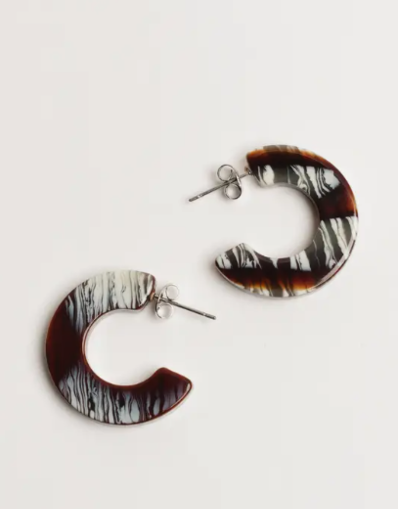 Nat & Noor Ray Hoop Earrings