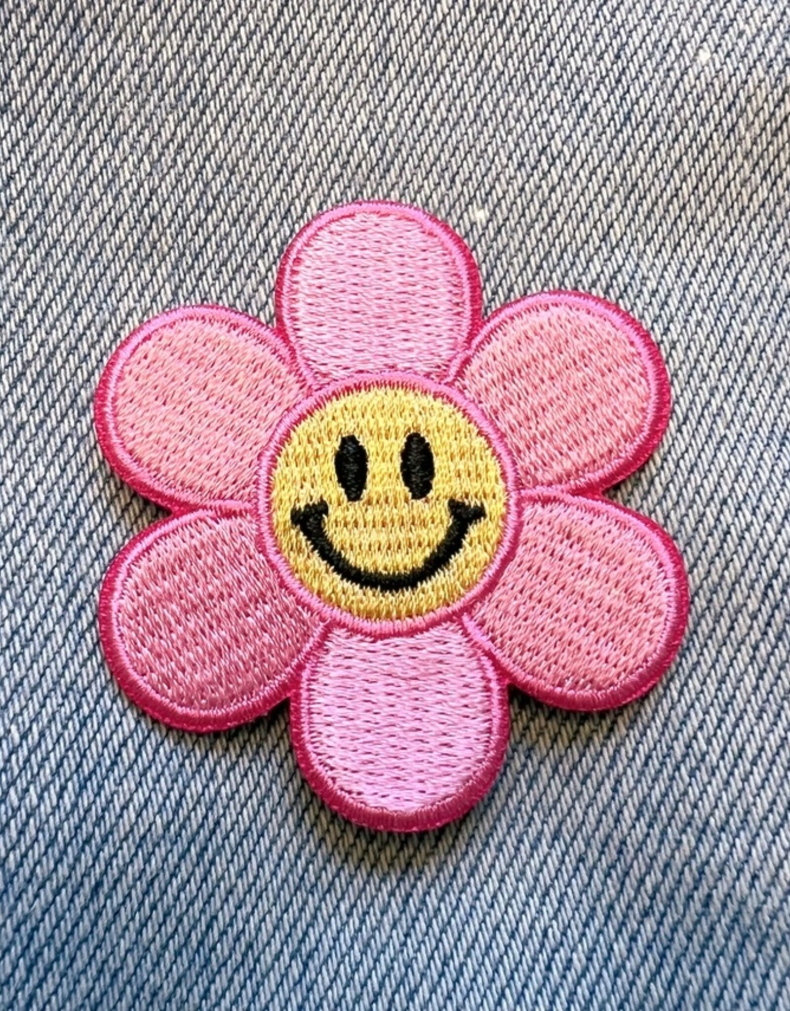 Wildflower + Co Patch - Smiley Daisy