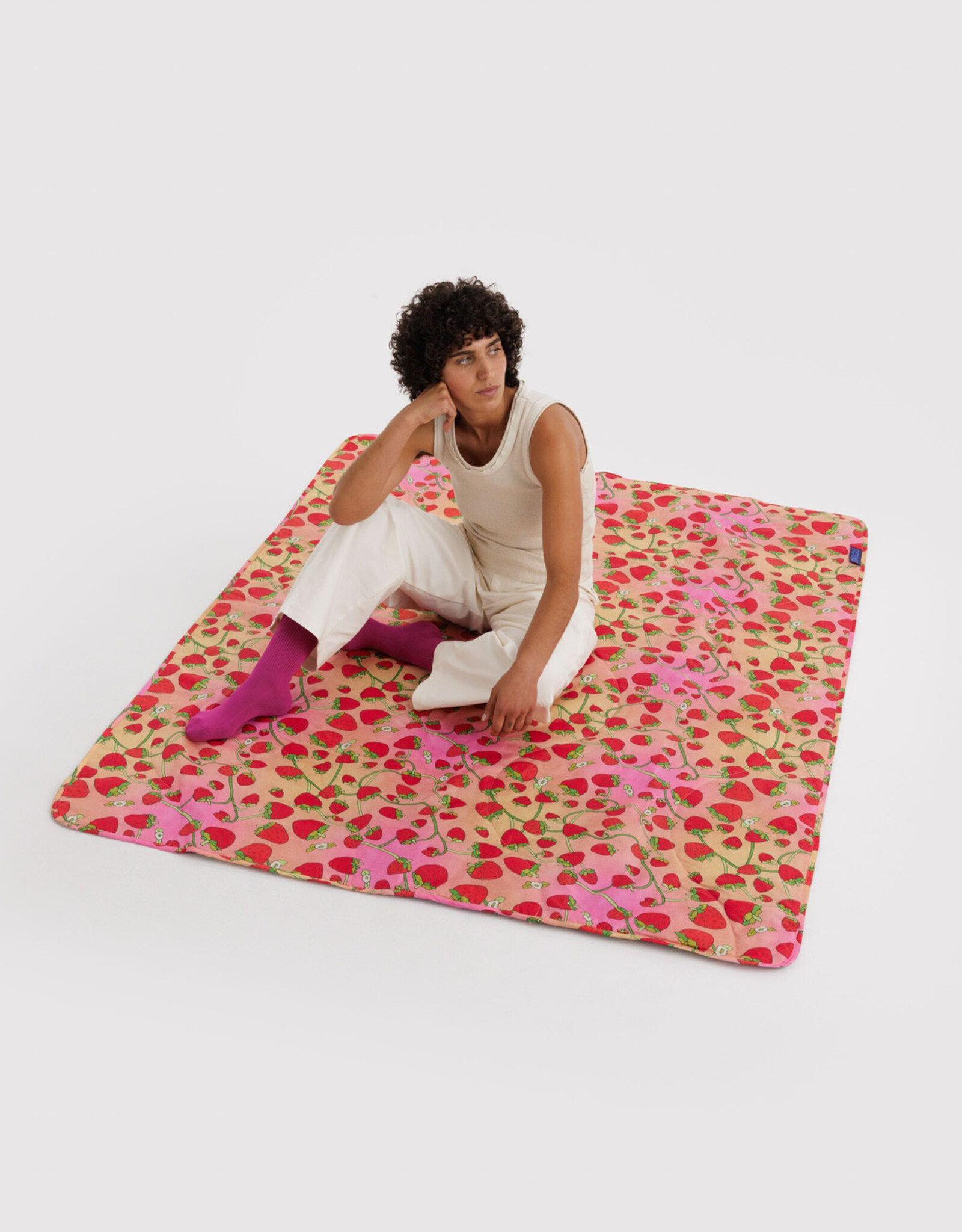 BAGGU Puffy Picnic Blanket - Strawberry Blossom