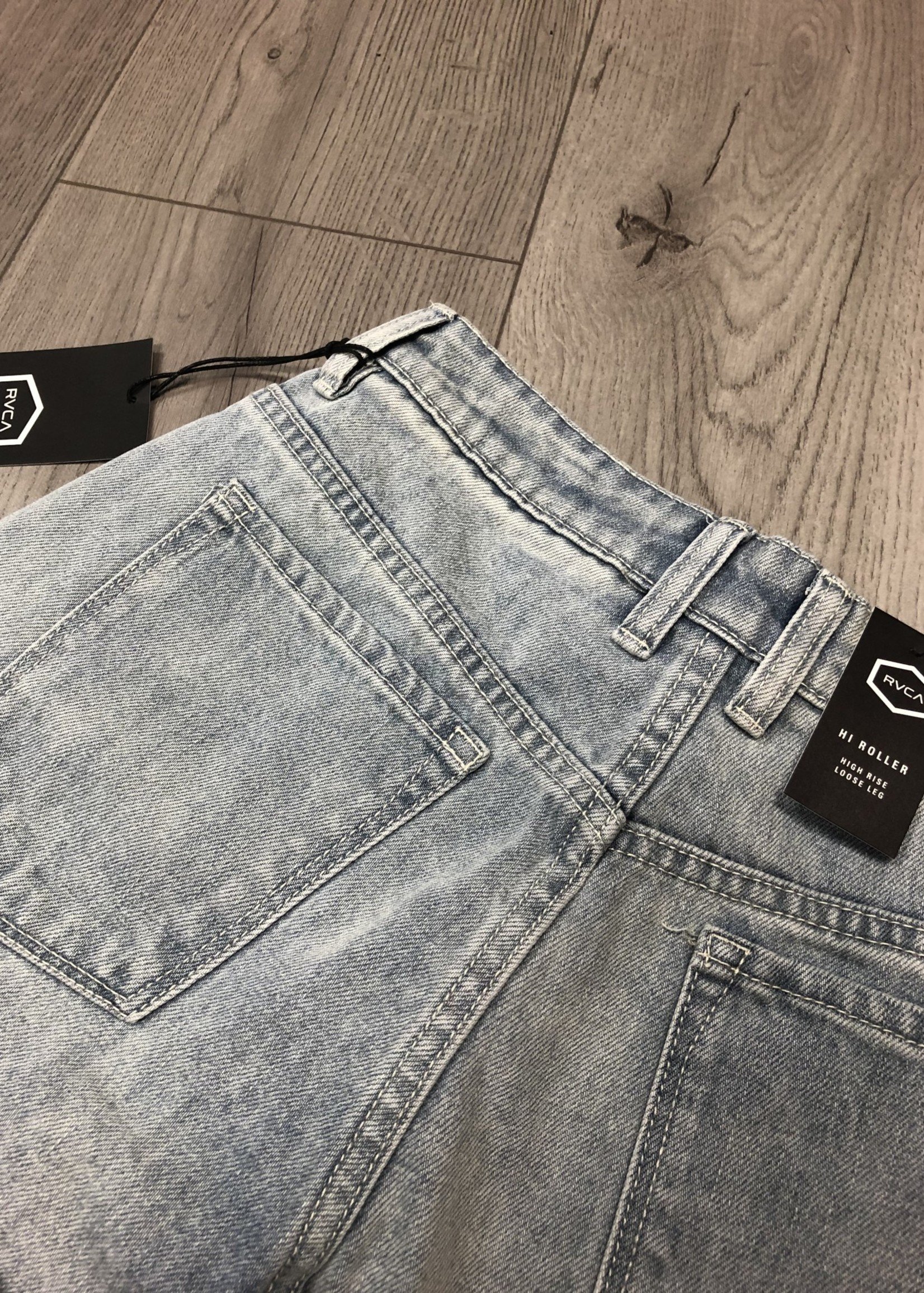 RVCA HIGH ROLLER Denim short, also available in a different shade