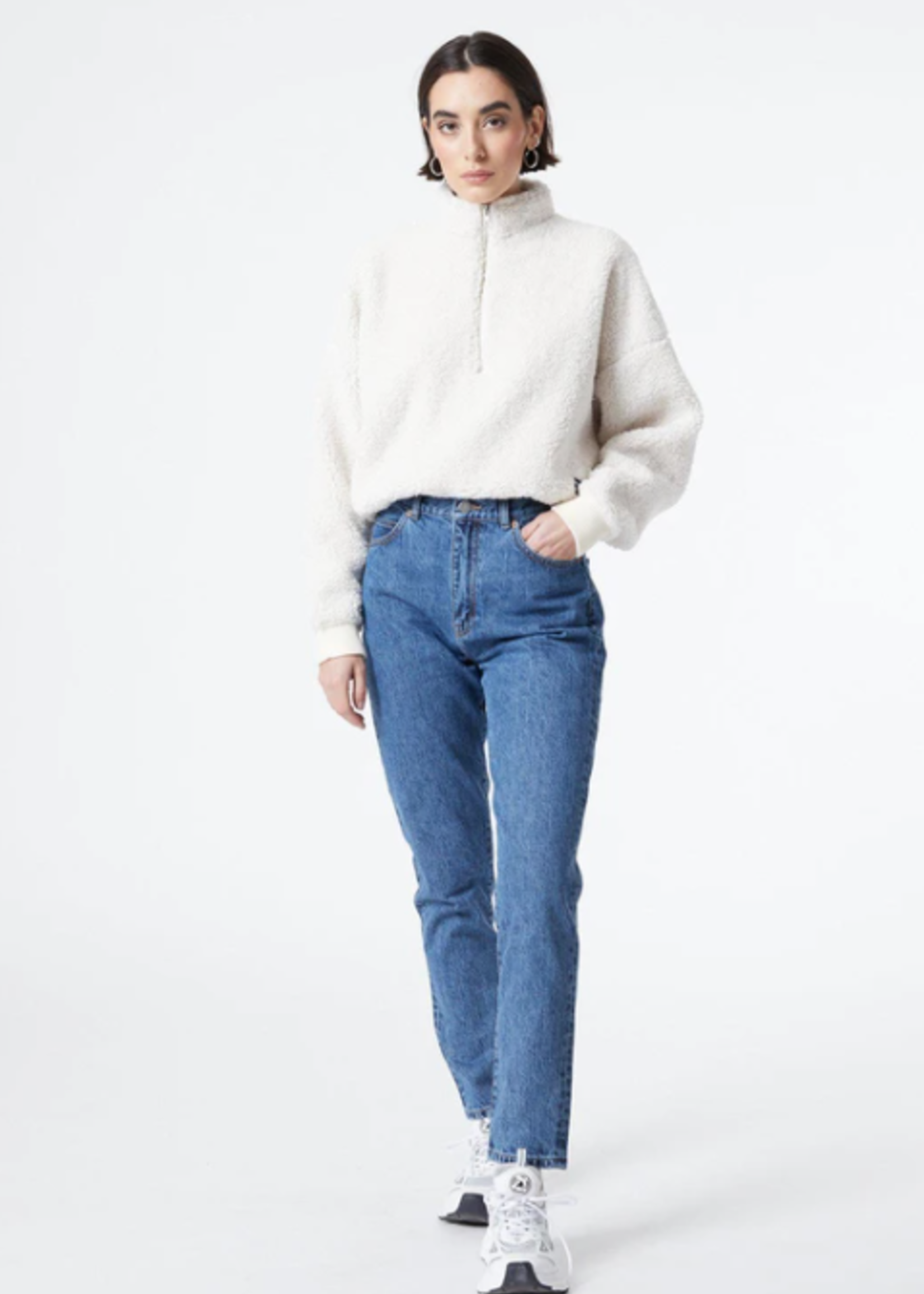 https://cdn.shoplightspeed.com/shops/618700/files/35590983/1652x2313x1/dr-denim-nora-jeans.jpg