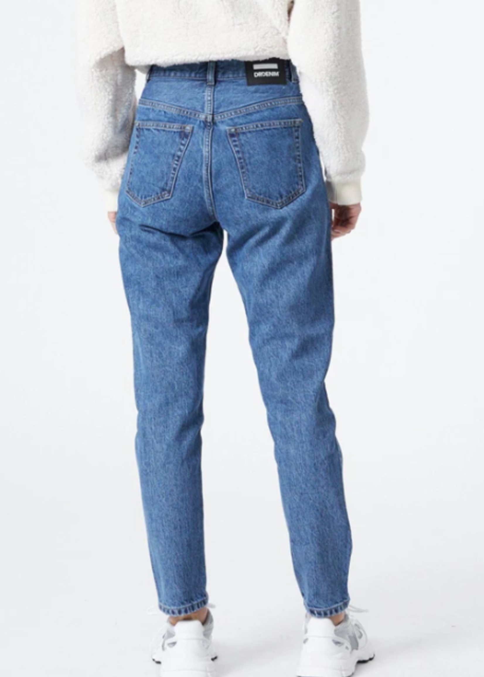 https://cdn.shoplightspeed.com/shops/618700/files/35590985/1652x2313x1/dr-denim-nora-jeans.jpg