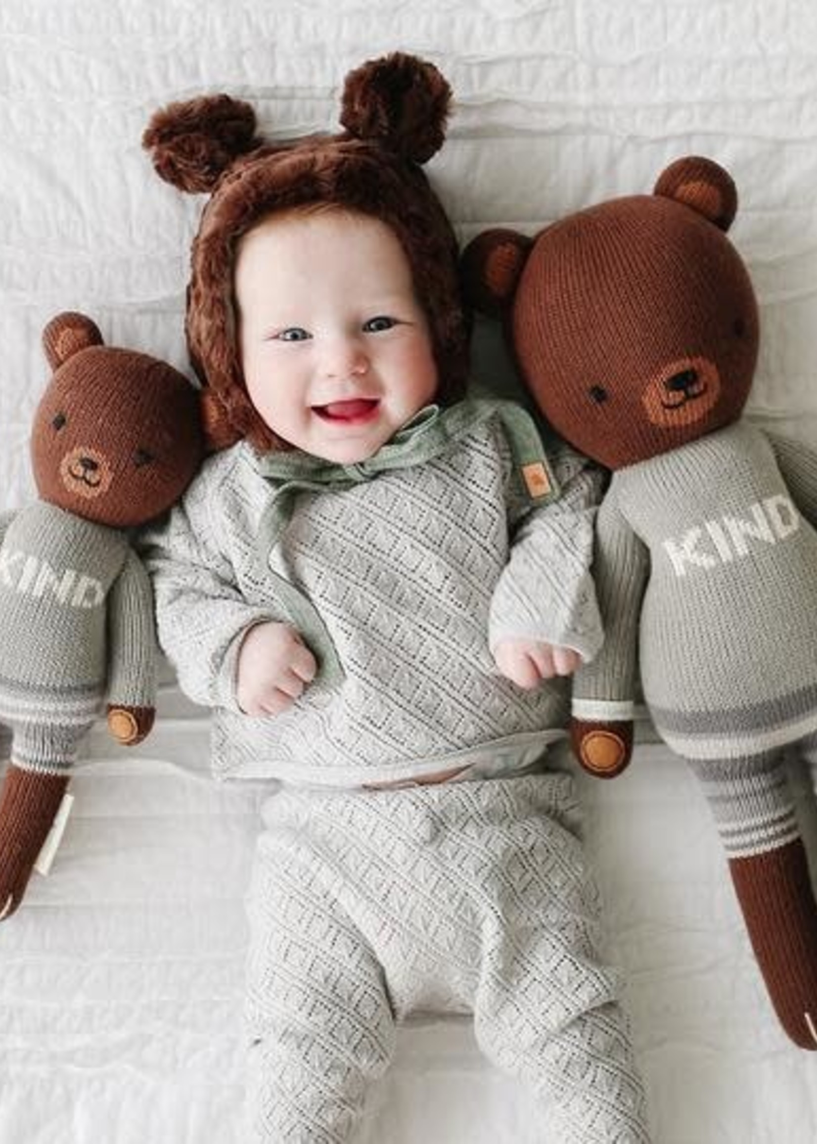 cuddle + kind OLIVER the bear