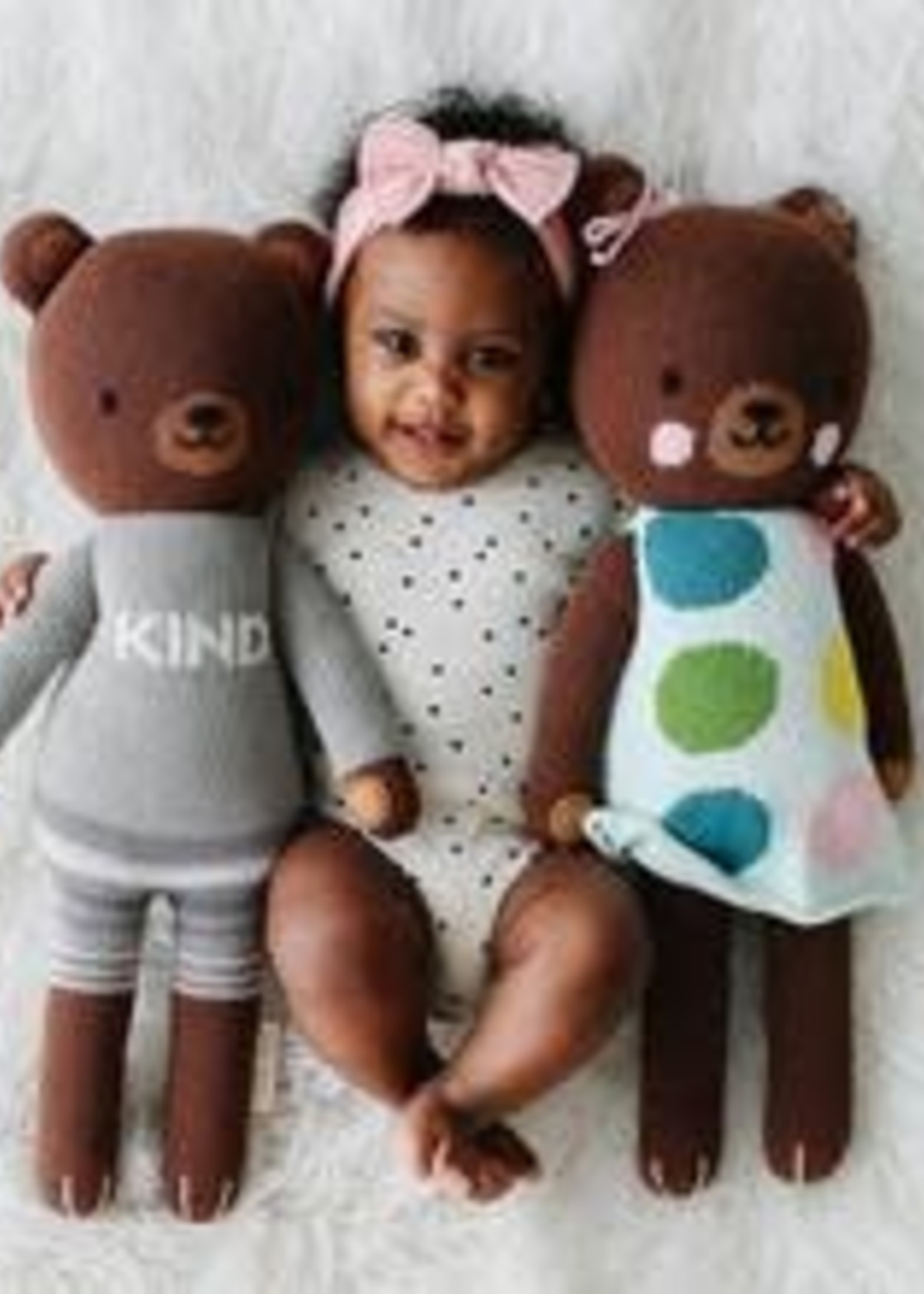 cuddle + kind OLIVER the bear