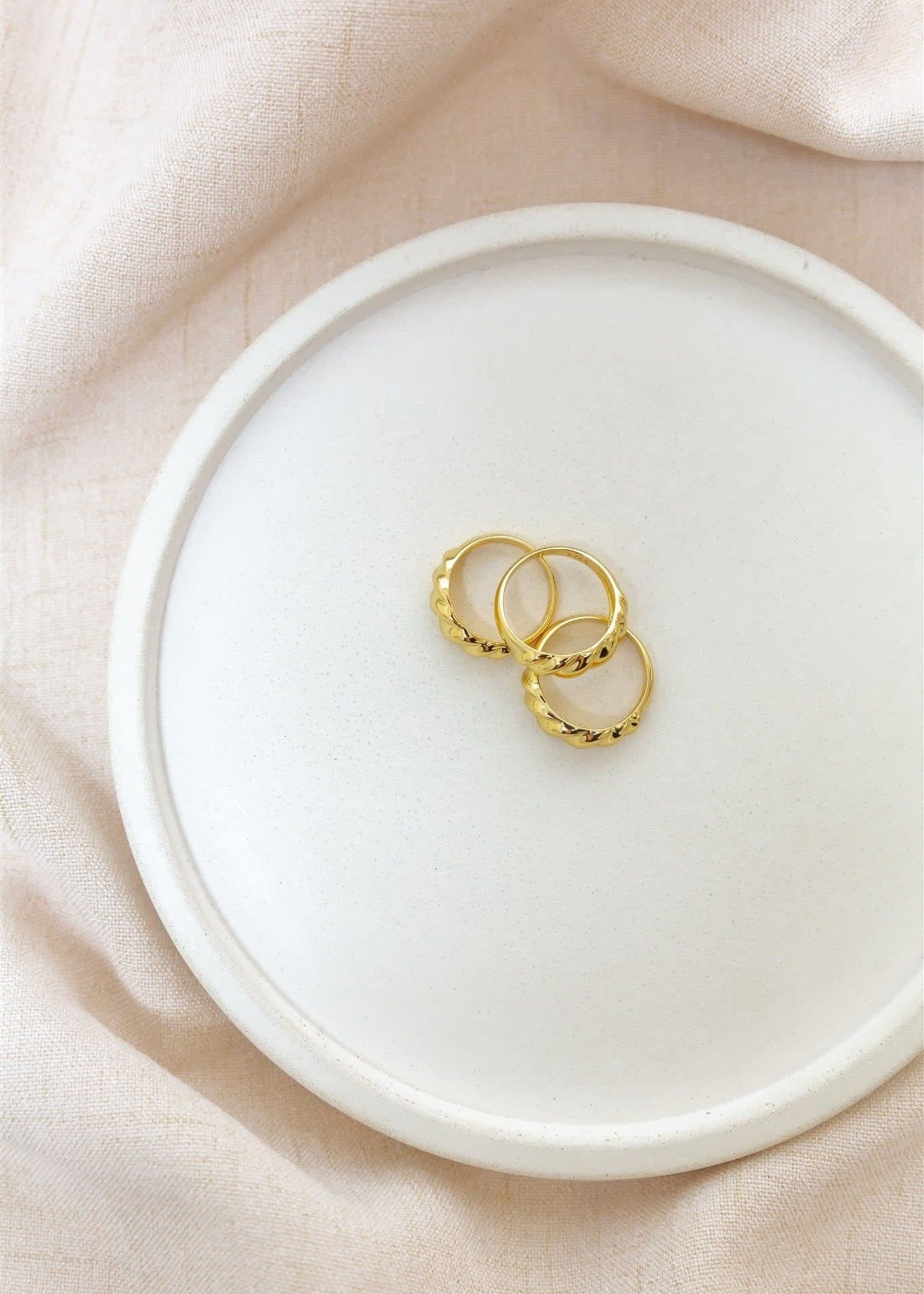 ELIZABETH. LYN Saige Ring , Gold Plated, SZ 8