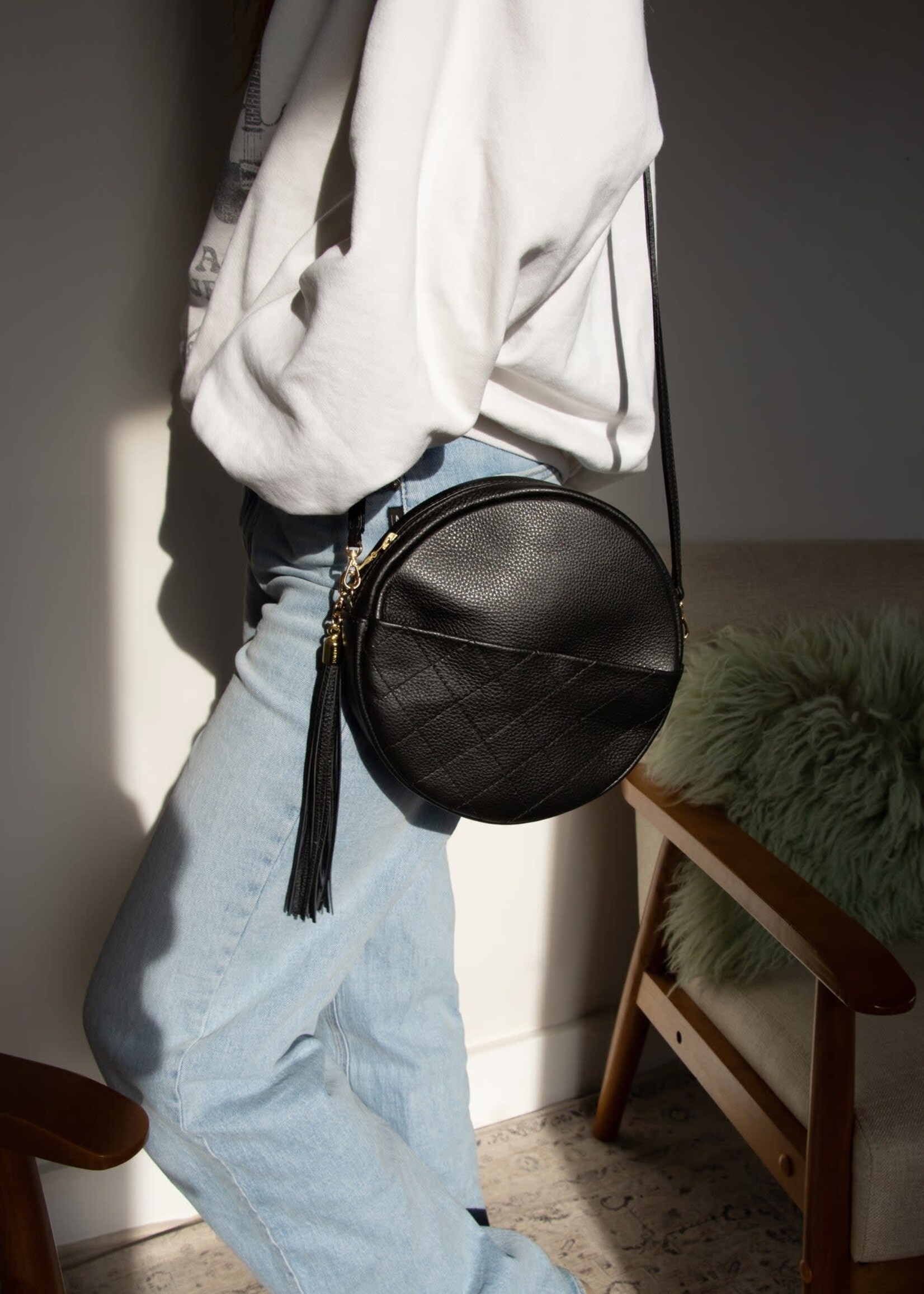 BRAVE LEATHER CHIARA leather circle purse