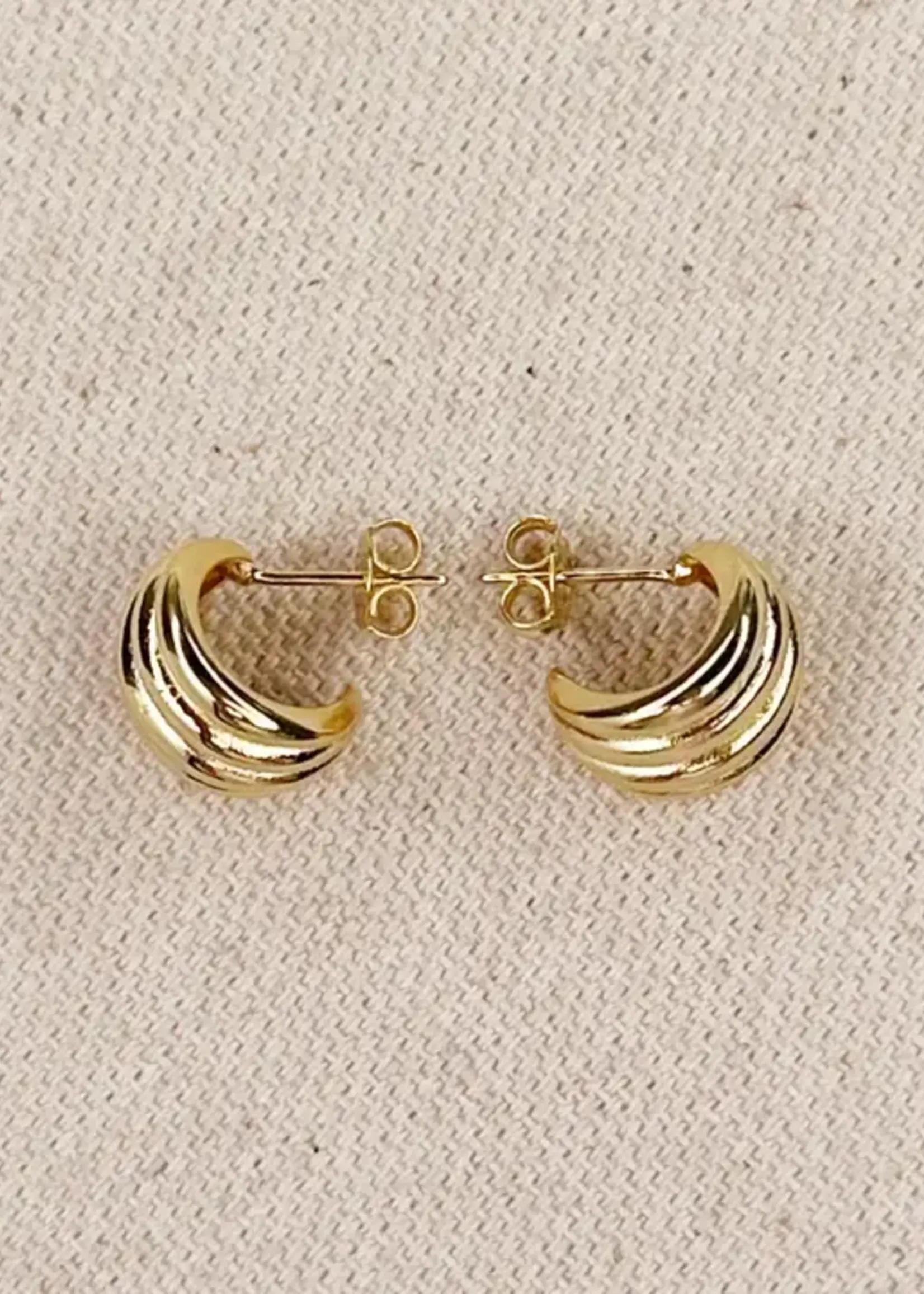 LeBLANC finds Rounded ridge earring 18k GF