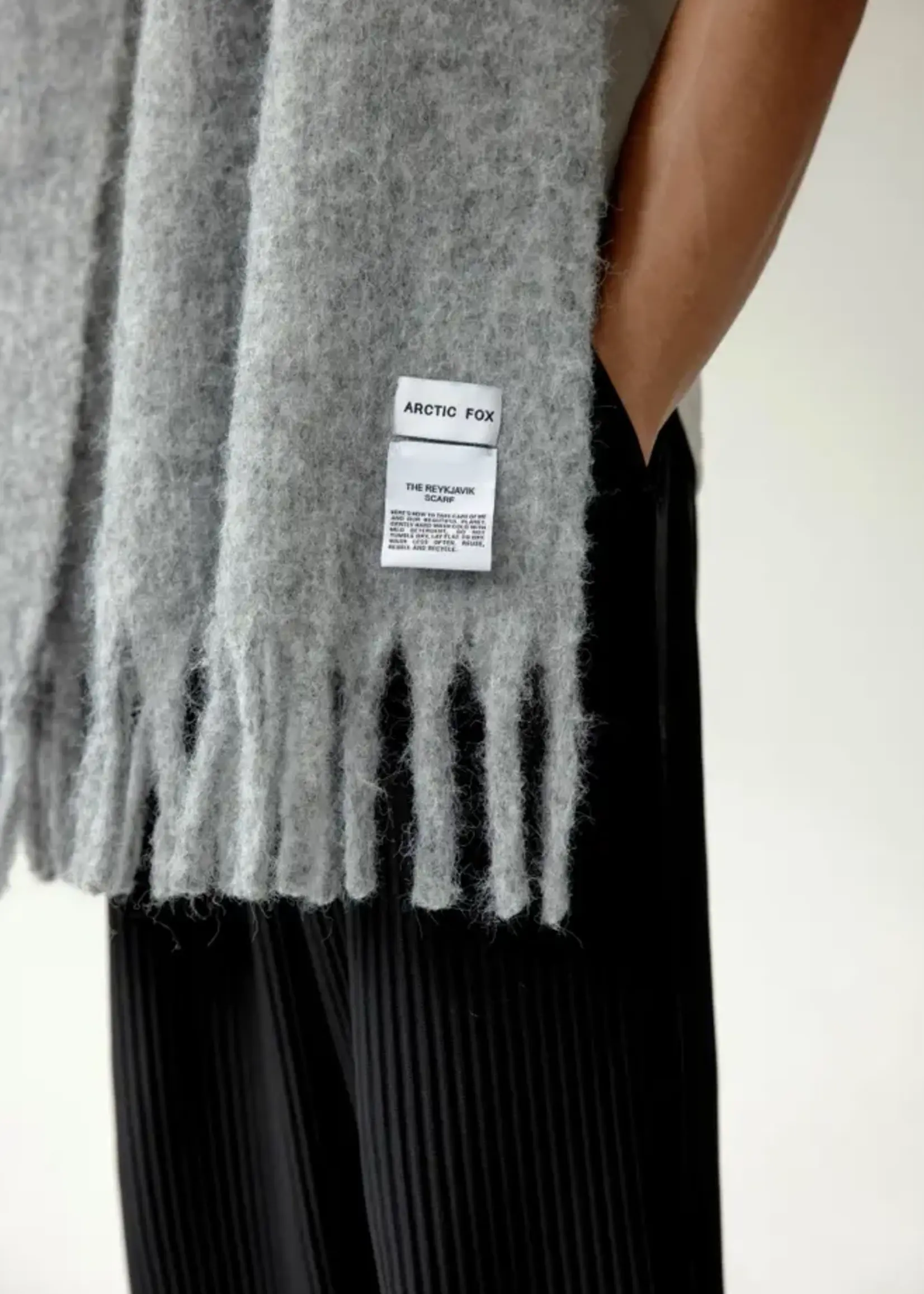 ARCTIC FOX & CO The Reykjavik Scarf with RWS Wool - Grey