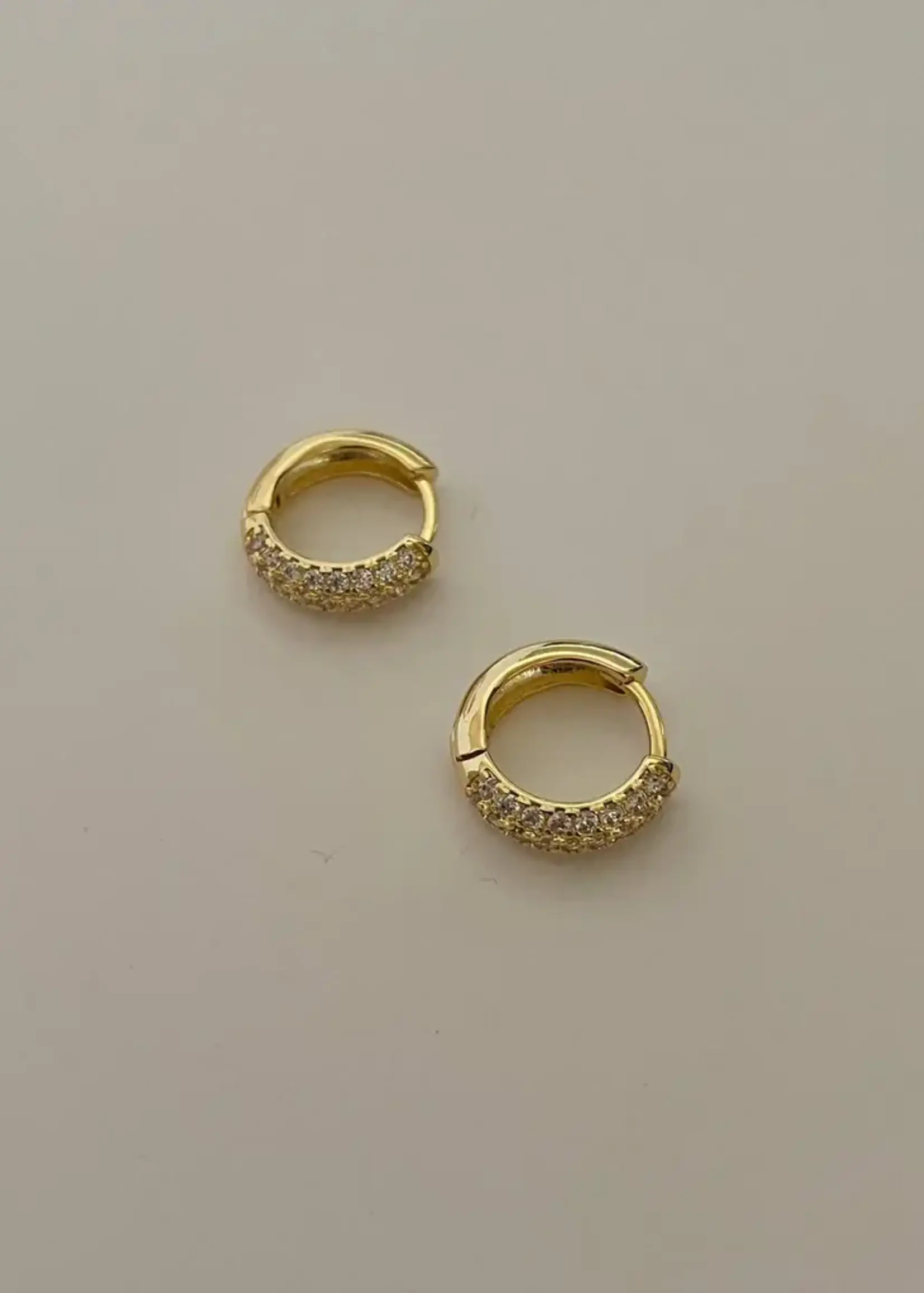 NAMASTE JEWELRY Isla Huggies