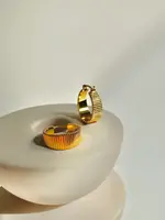 NAMASTE JEWELRY Ribbed Chunky Hoops- Gold