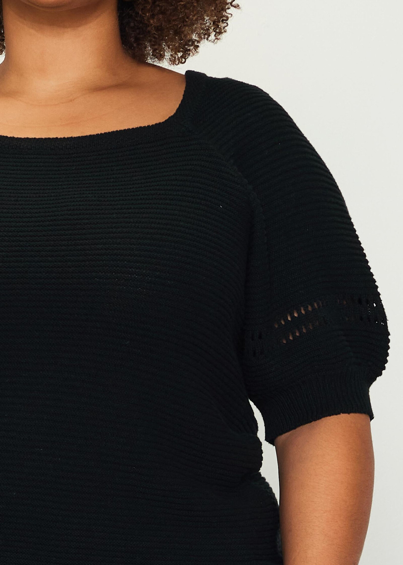 SKIES ARE BLUE Daisy sweater