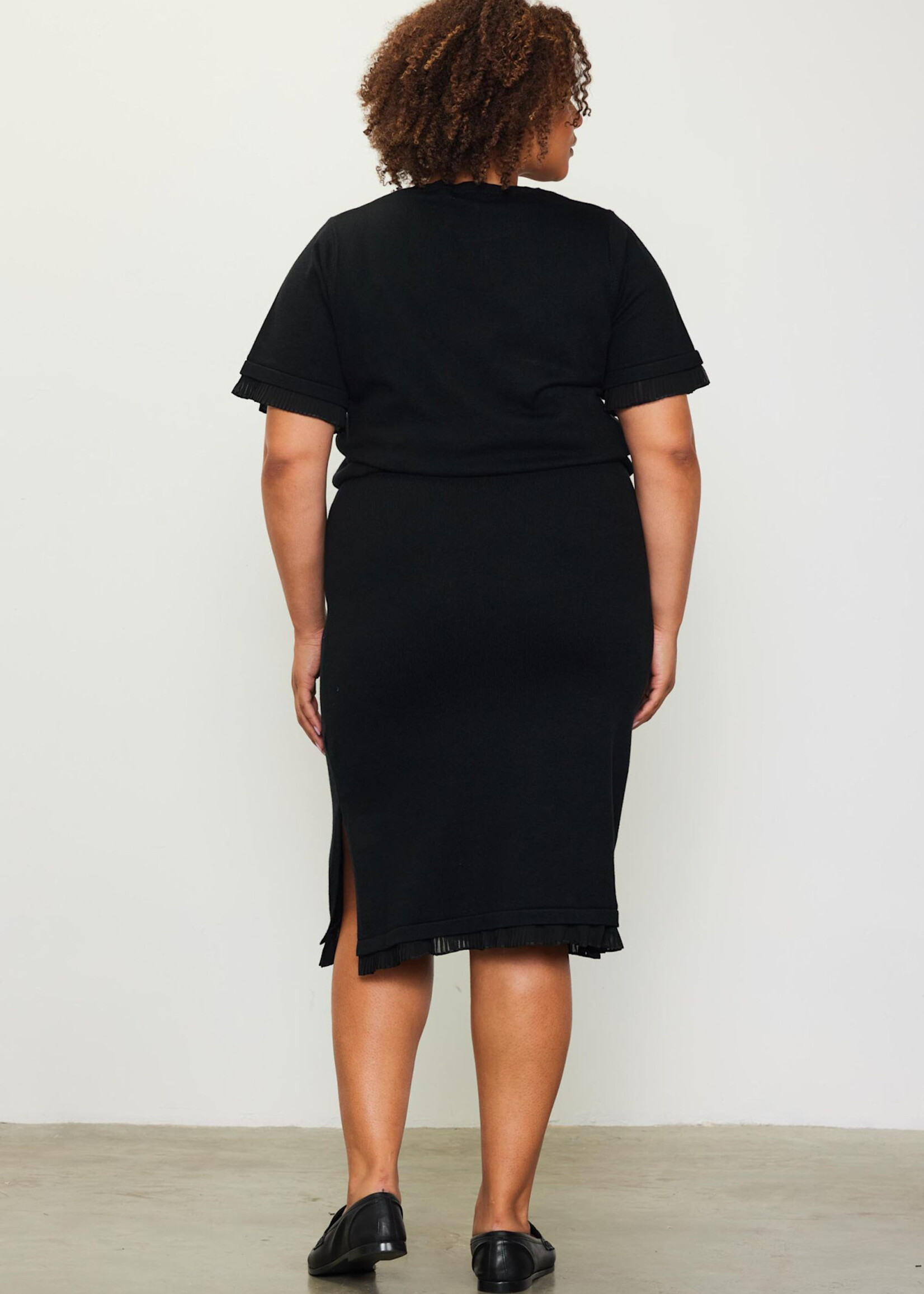 SKIES ARE BLUE Ruffle midi skirt