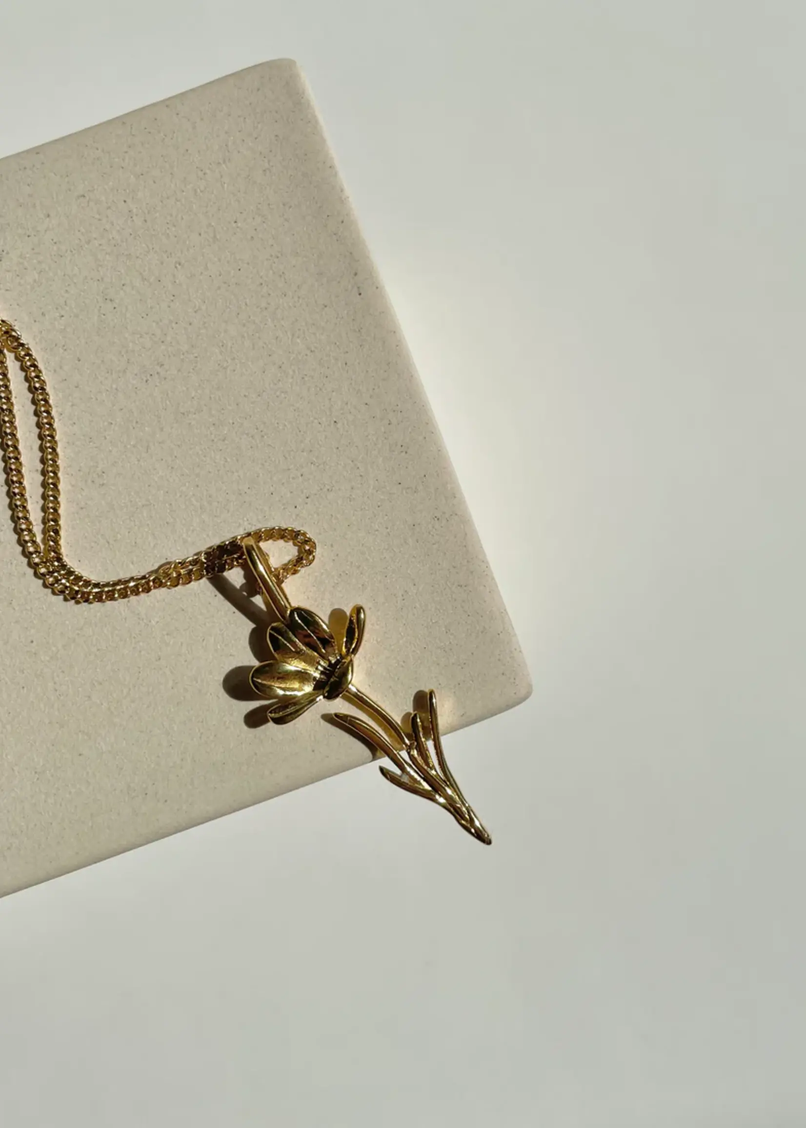 NAMASTE JEWELRY Crocus Necklace