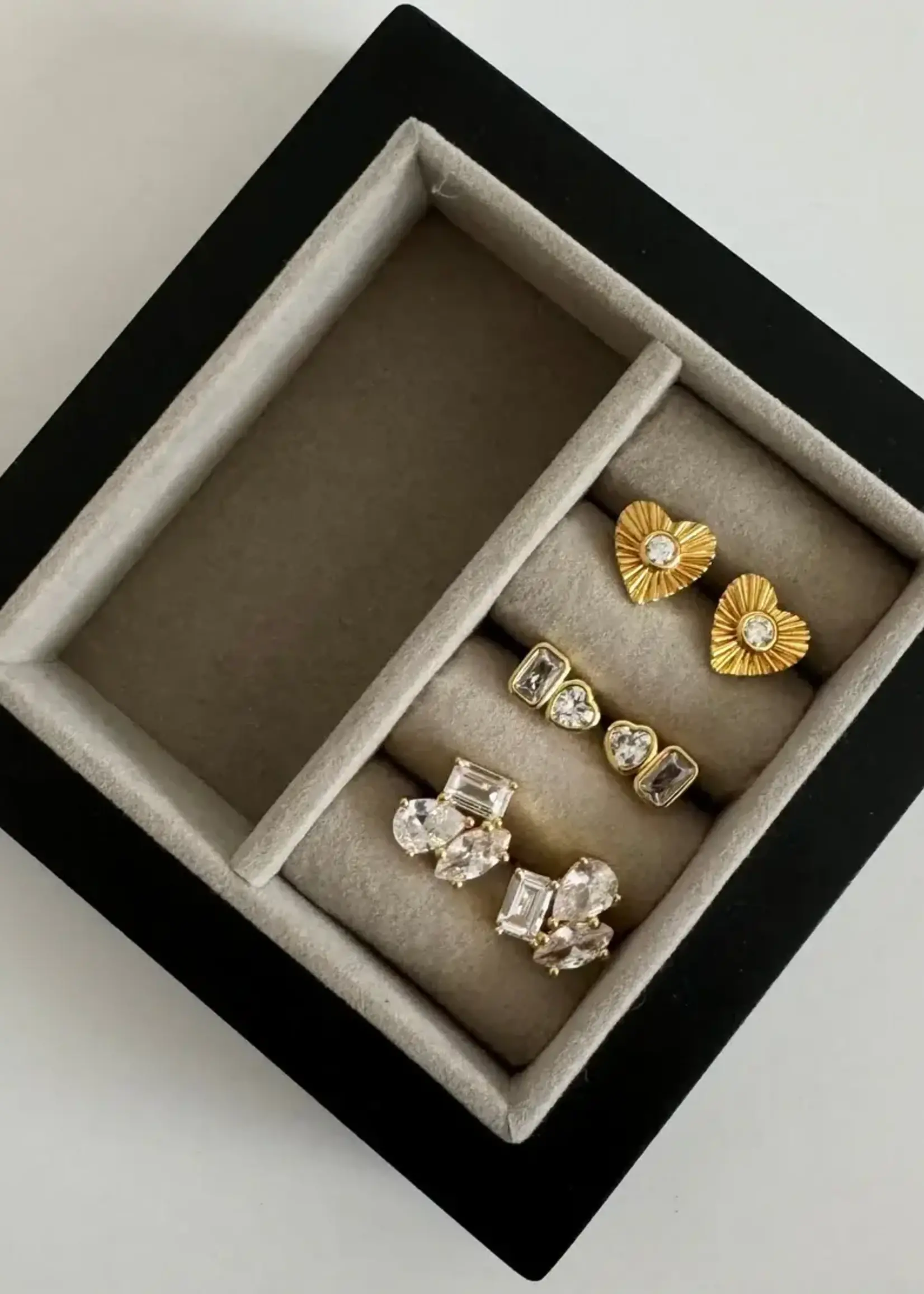 NAMASTE JEWELRY Emra Cluster Studs