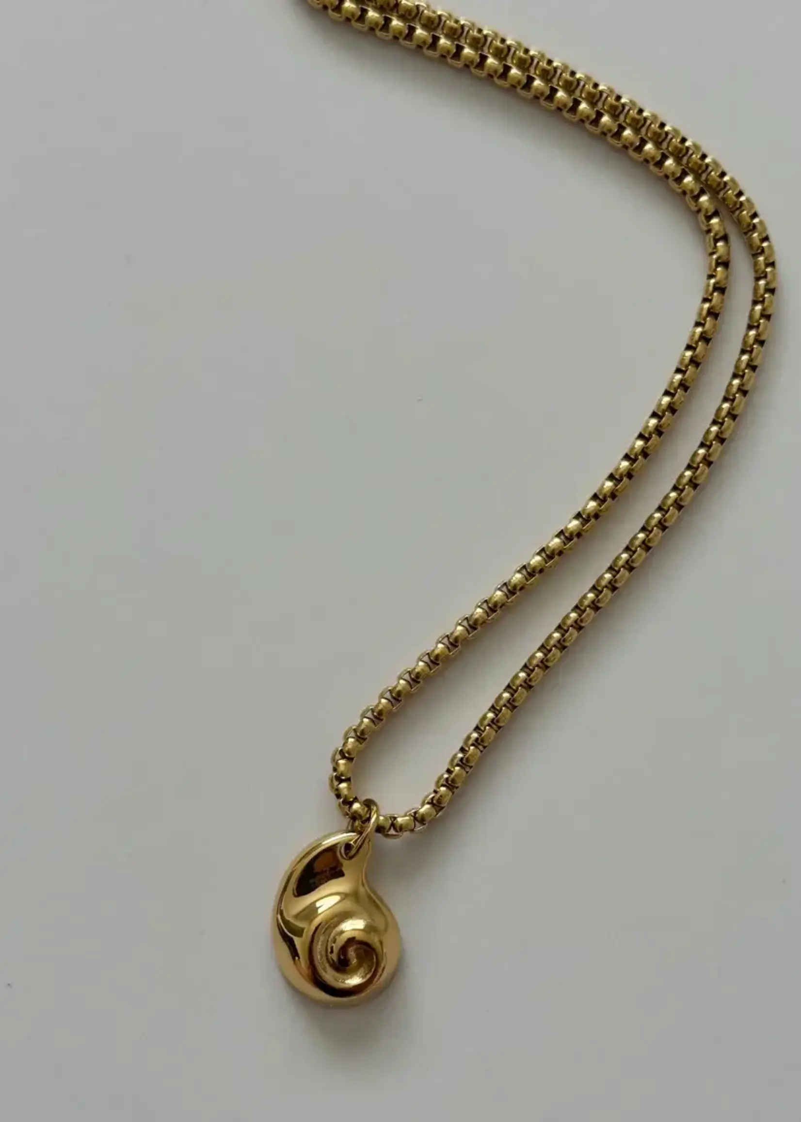 NAMASTE JEWELRY Nautilus Necklace