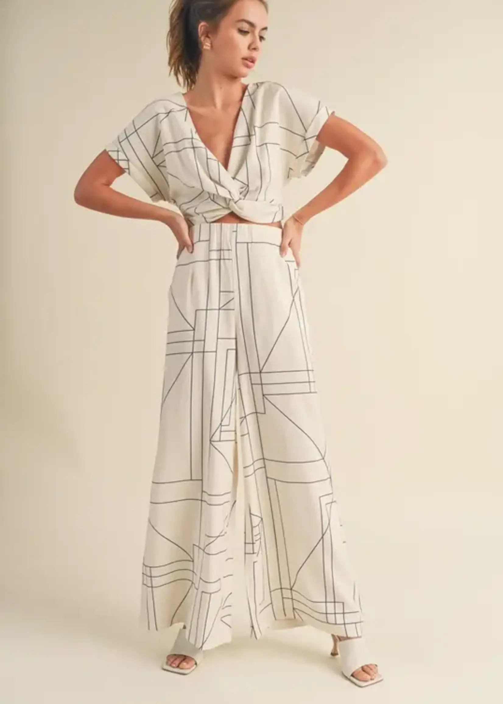 MIOU MUSE Fron Twist Top