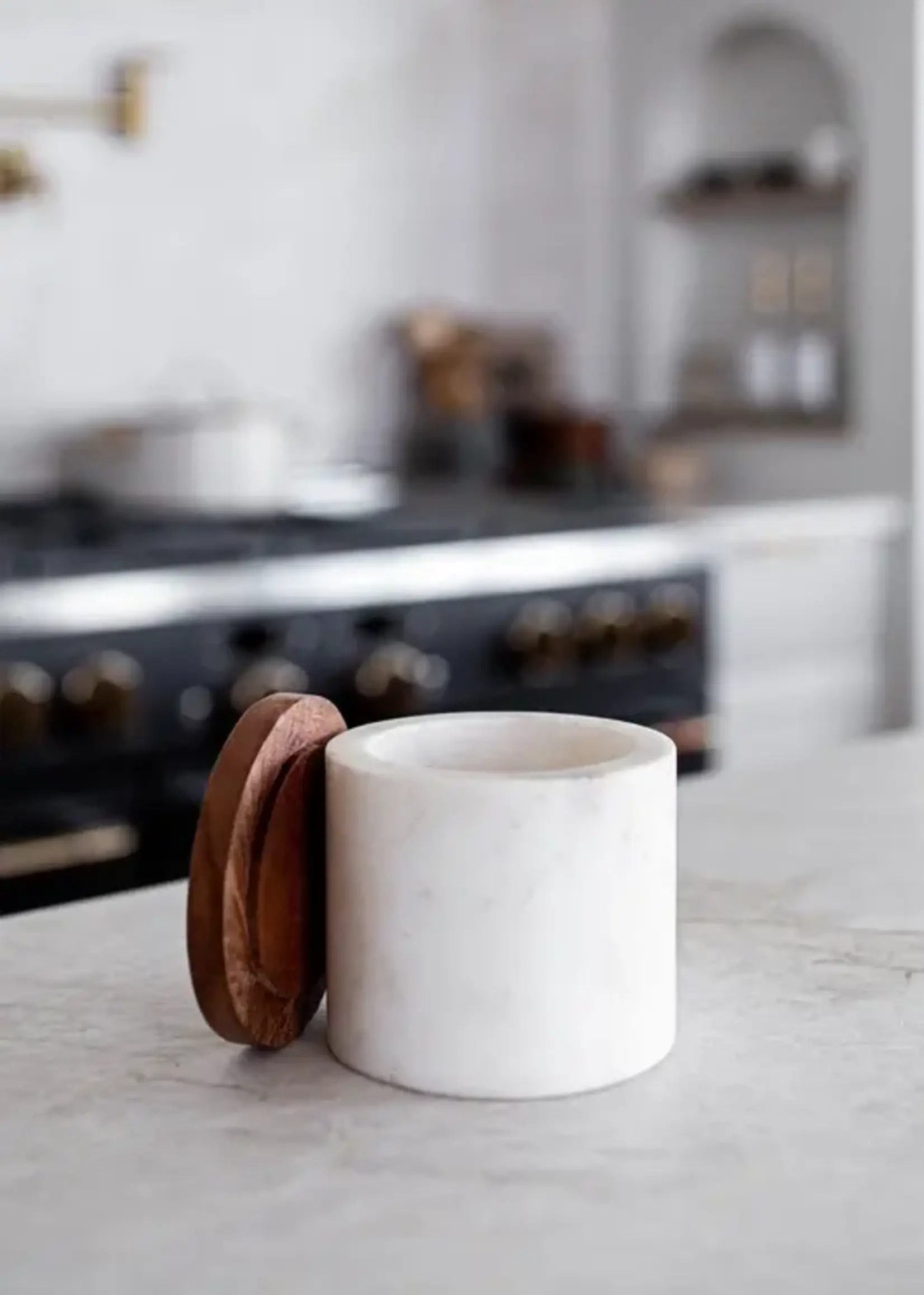 LUXE B CO White Marble Jar With Acacia Wood Lid