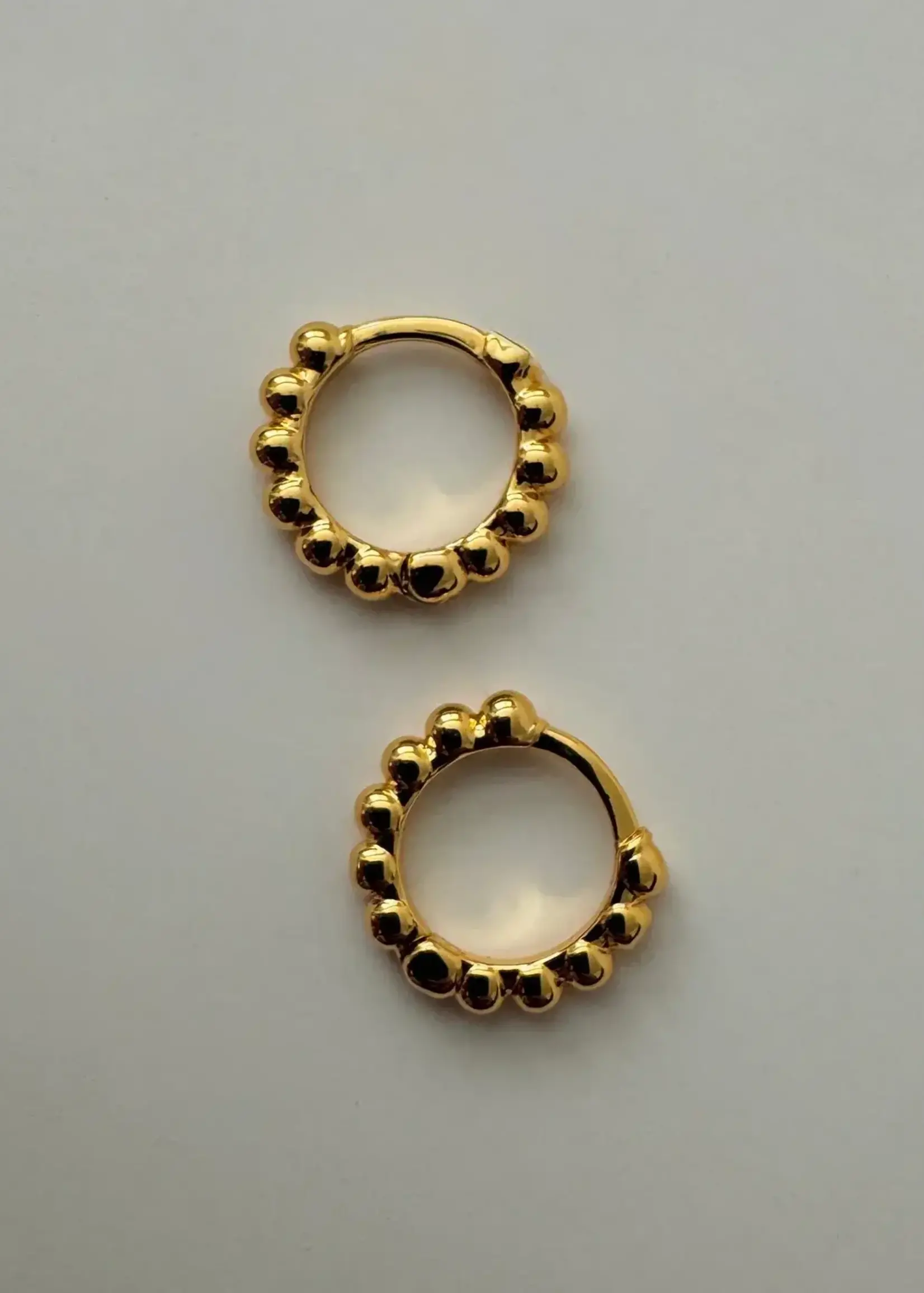 NAMASTE JEWELRY Bubble Huggies - Gold