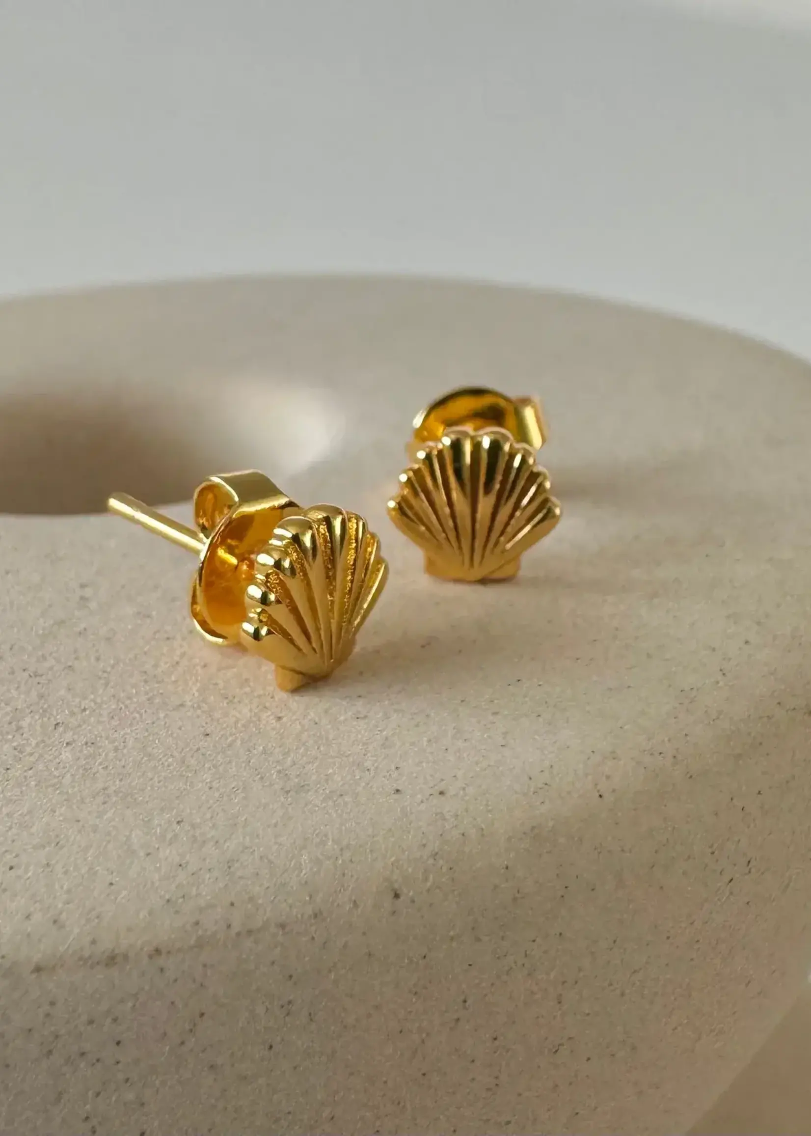 NAMASTE JEWELRY Shell Studs - GOLD